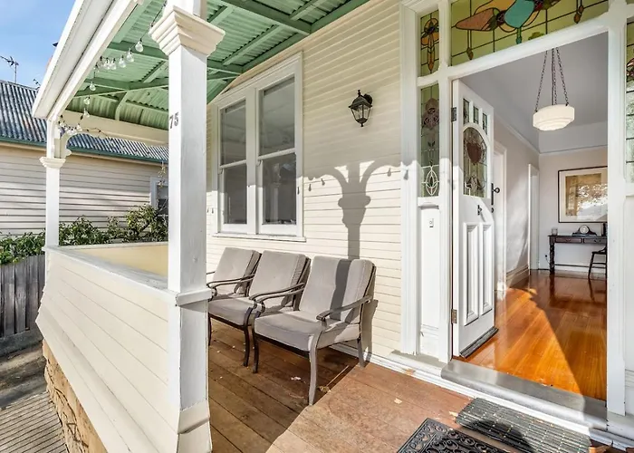 Cosy Upgraded Character Home In Leafy West Hobart