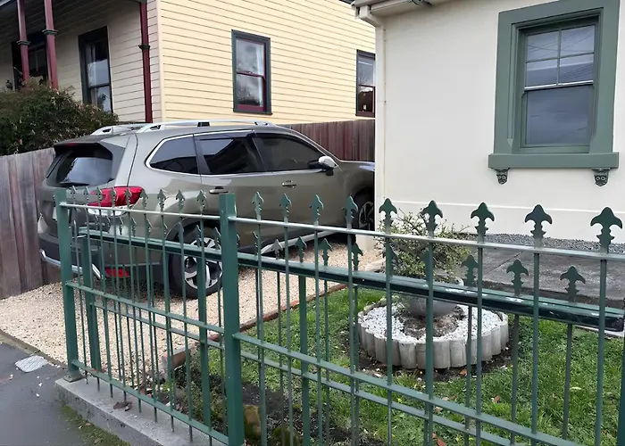Cavell Street Cottage In West Hobart