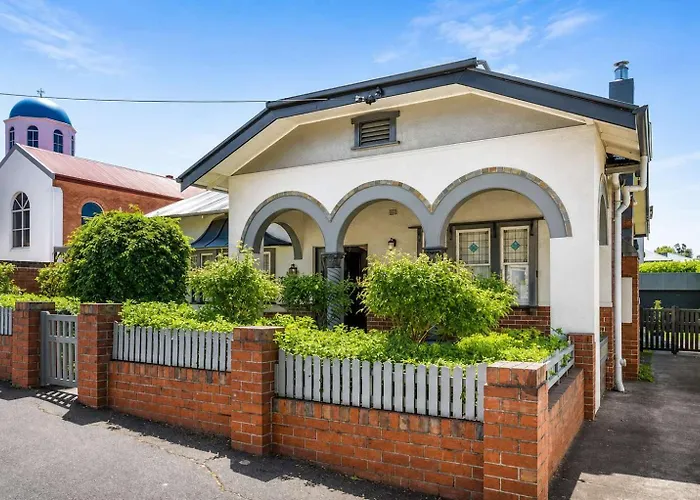 Charming Inner City Home Excellent Base In Hobart